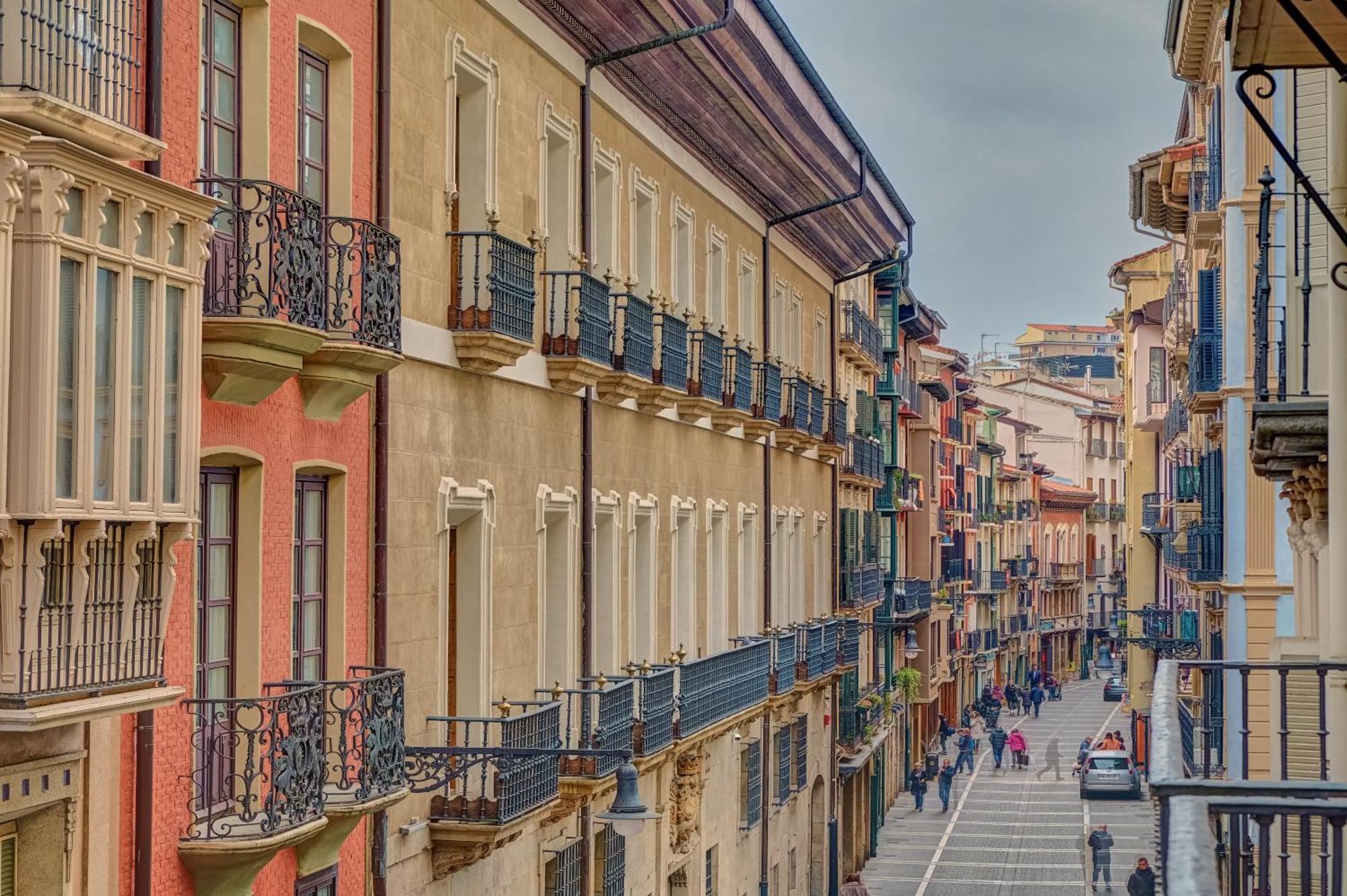 Heart Of Pamplona Apartments III By Clabao Ngoại thất bức ảnh